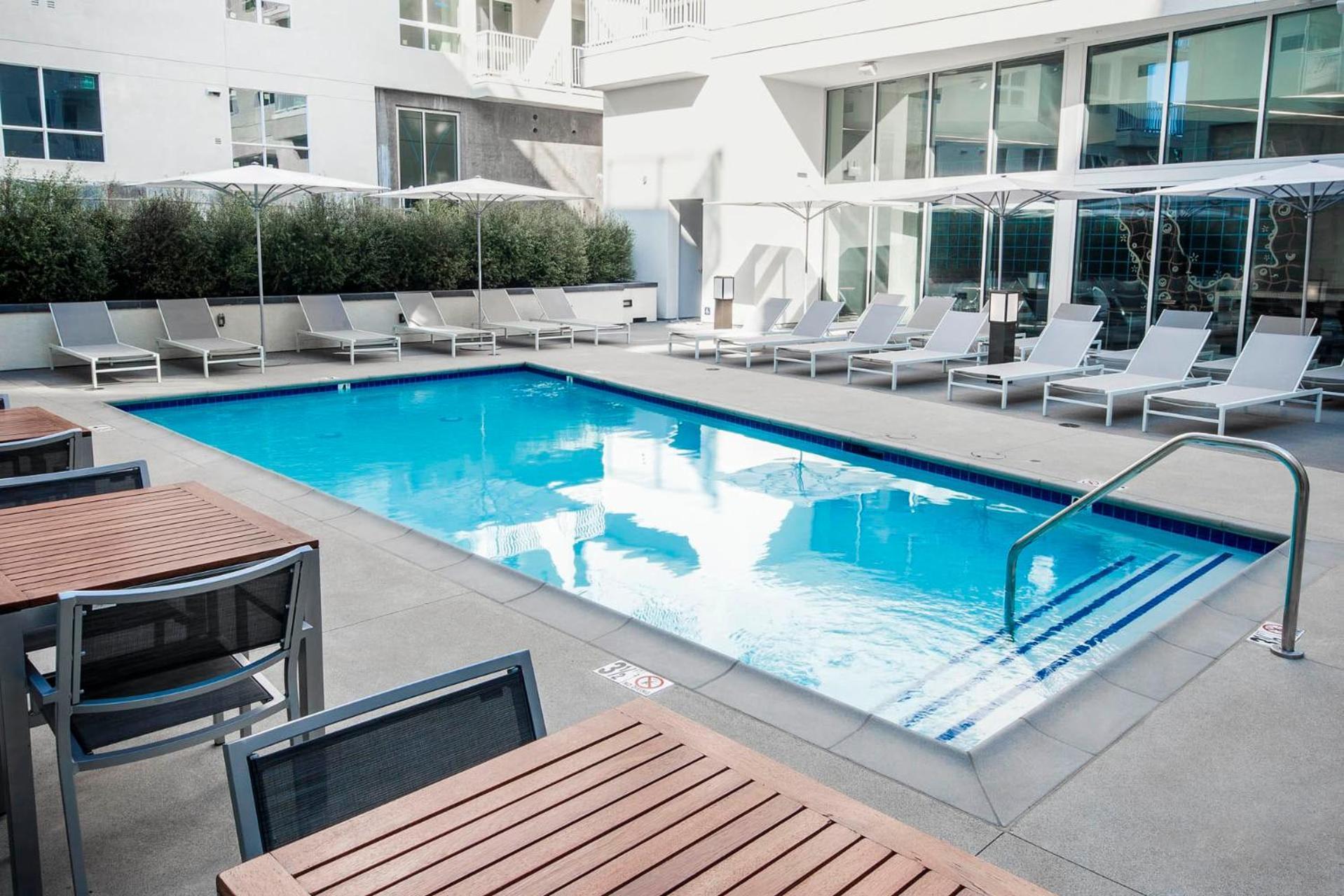 Skyline Suites - Los Angeles — Photos 2